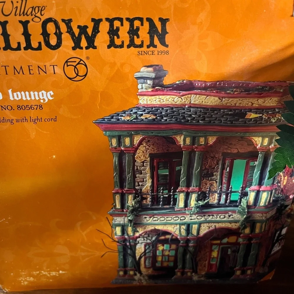 Department 56 Voodoo Lounge with Green Lights